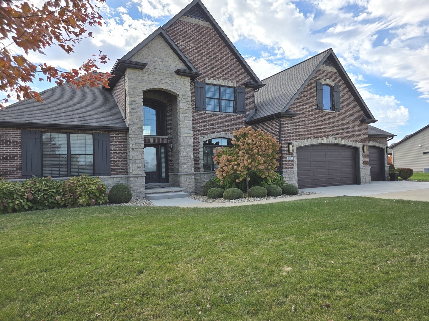 9667 Crossbow Drive Property Photo 2