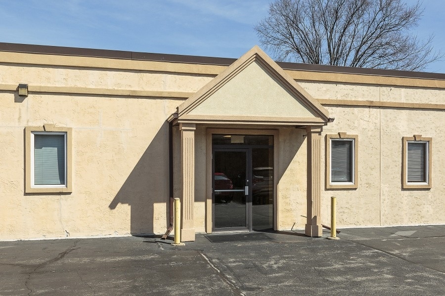 18220 Harwood Avenue Property Photo 8