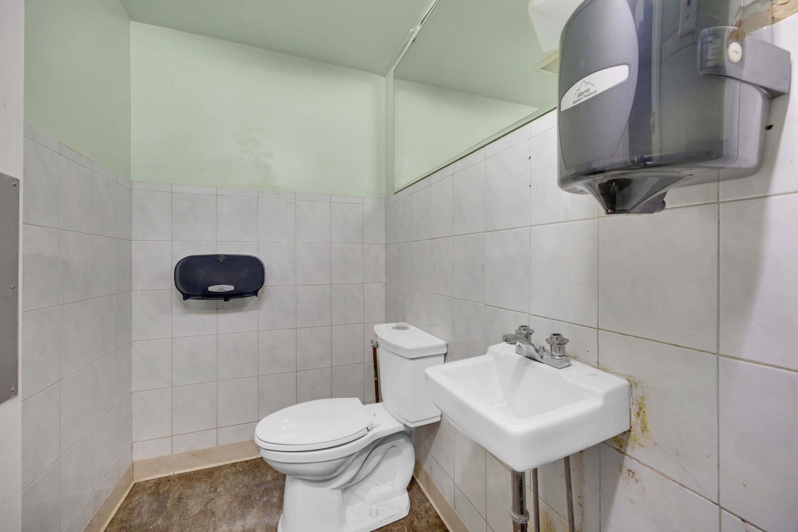 11610 S Western Avenue Property Photo 11