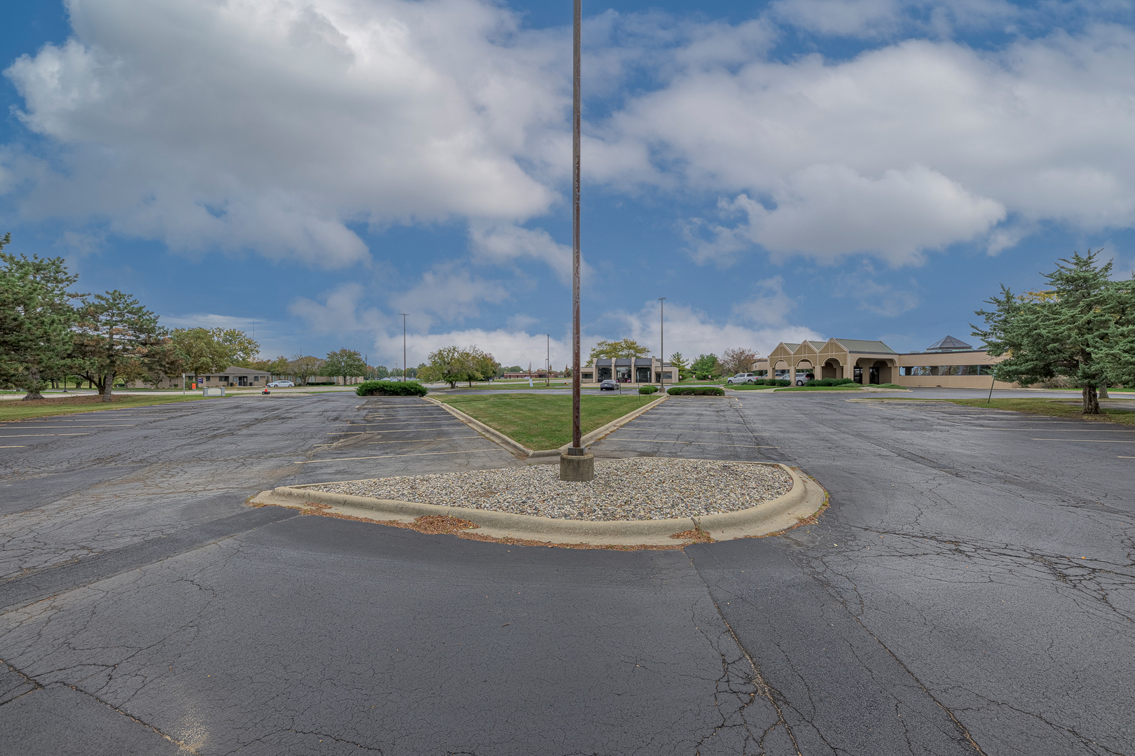 475 Brown Boulevard Property Photo 12