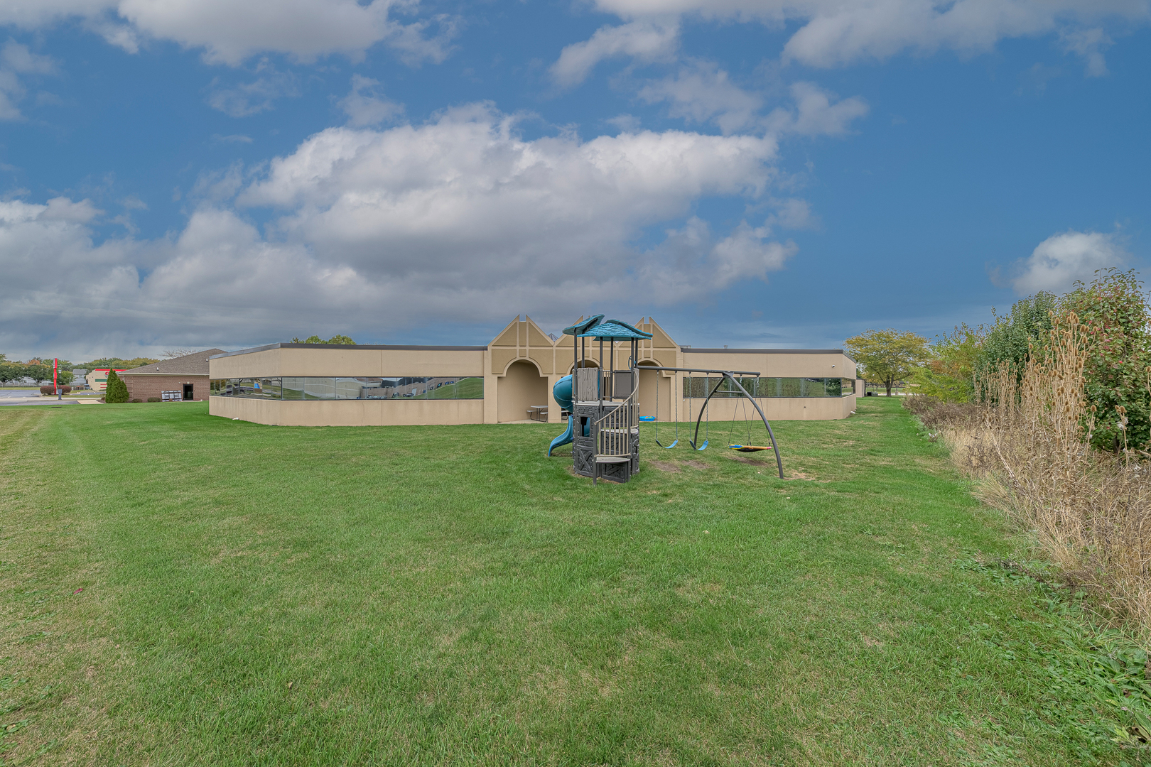 475 Brown Boulevard Property Photo 17