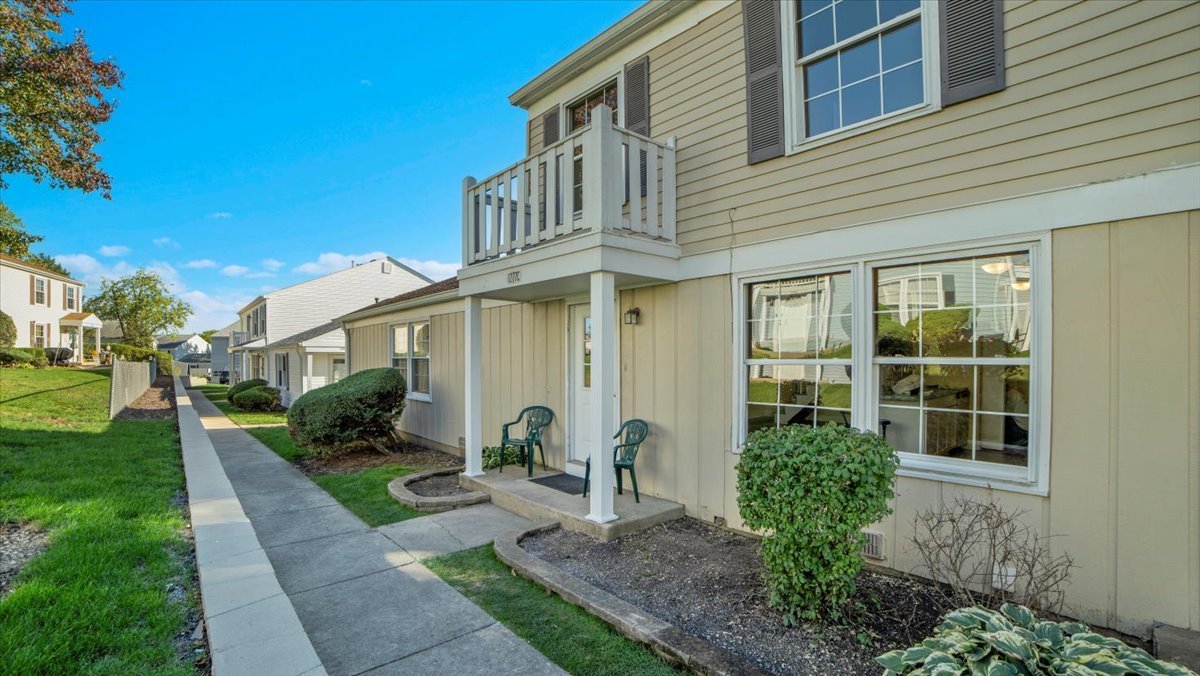 1277 Prairie Avenue C Property Photo 1