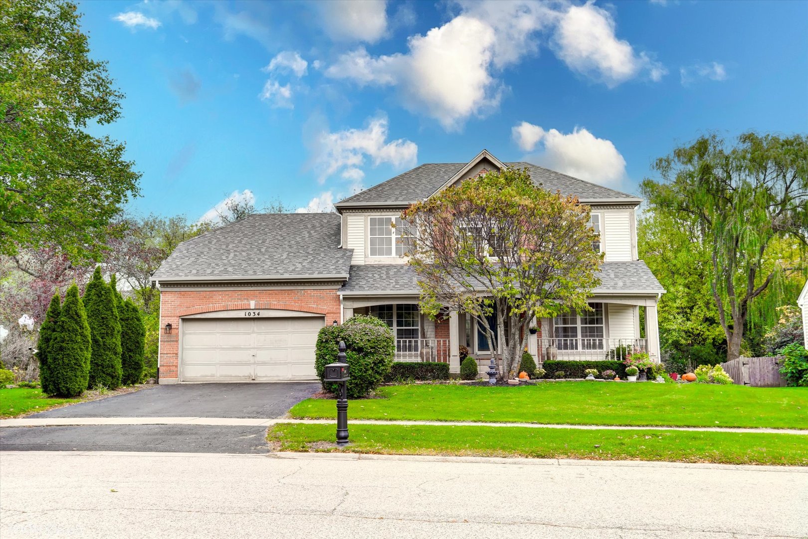 1034 Heather Court Property Photo 1