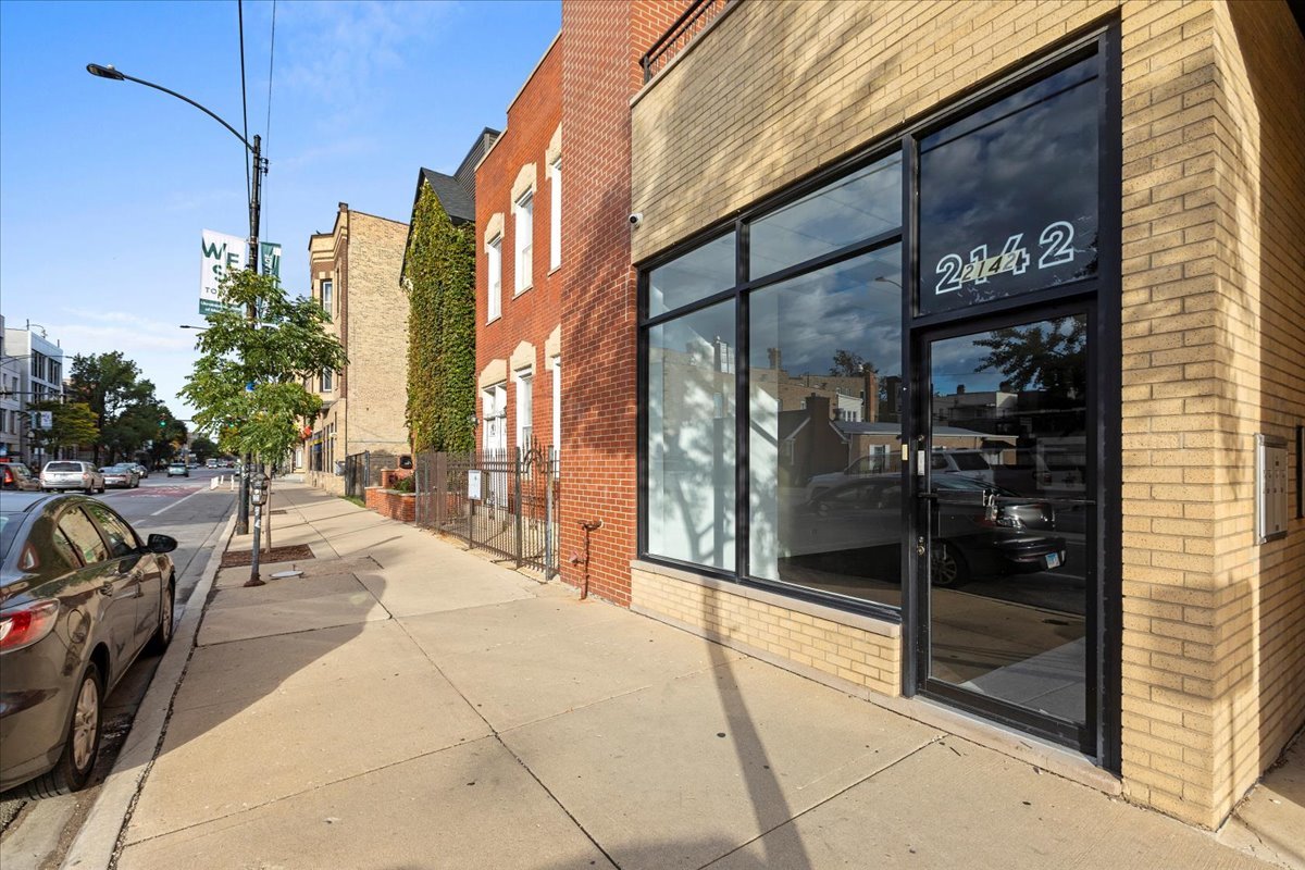 2142 W Chicago Avenue 1 Property Photo 1