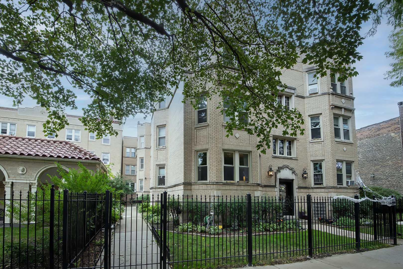 5013 N Wolcott Avenue 3w Property Photo 1