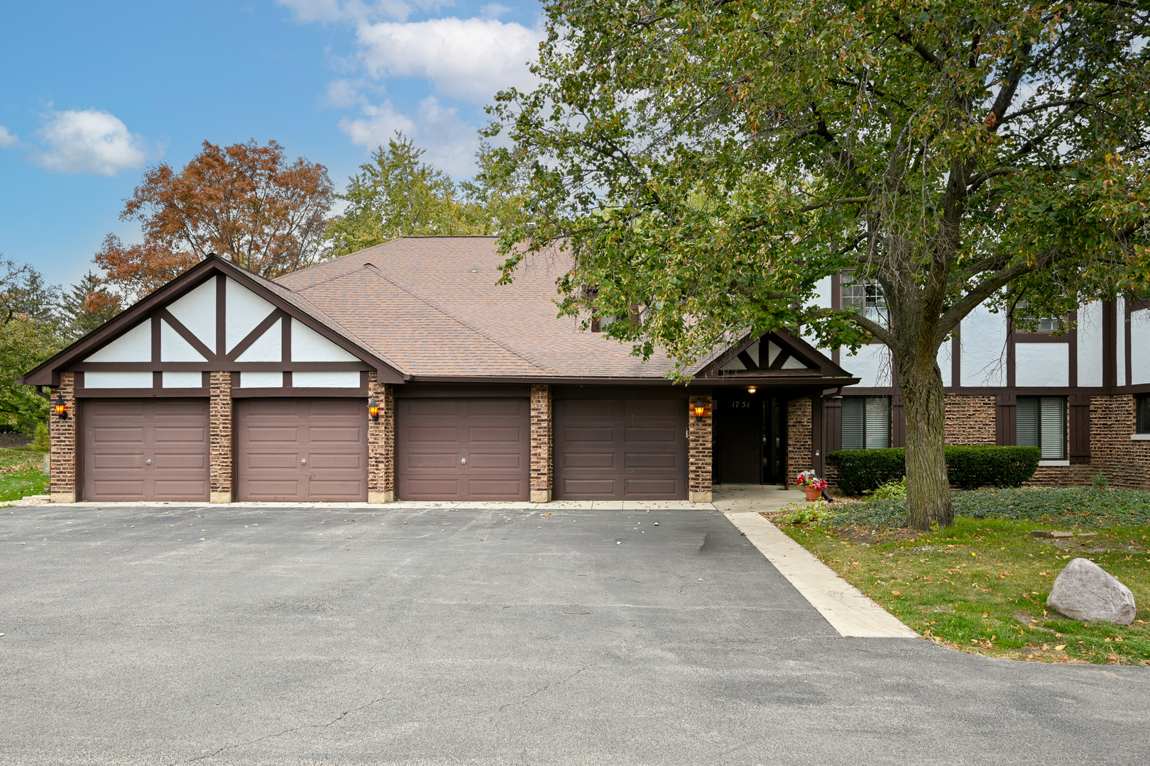 1751 Plymouth Court B Property Photo 1