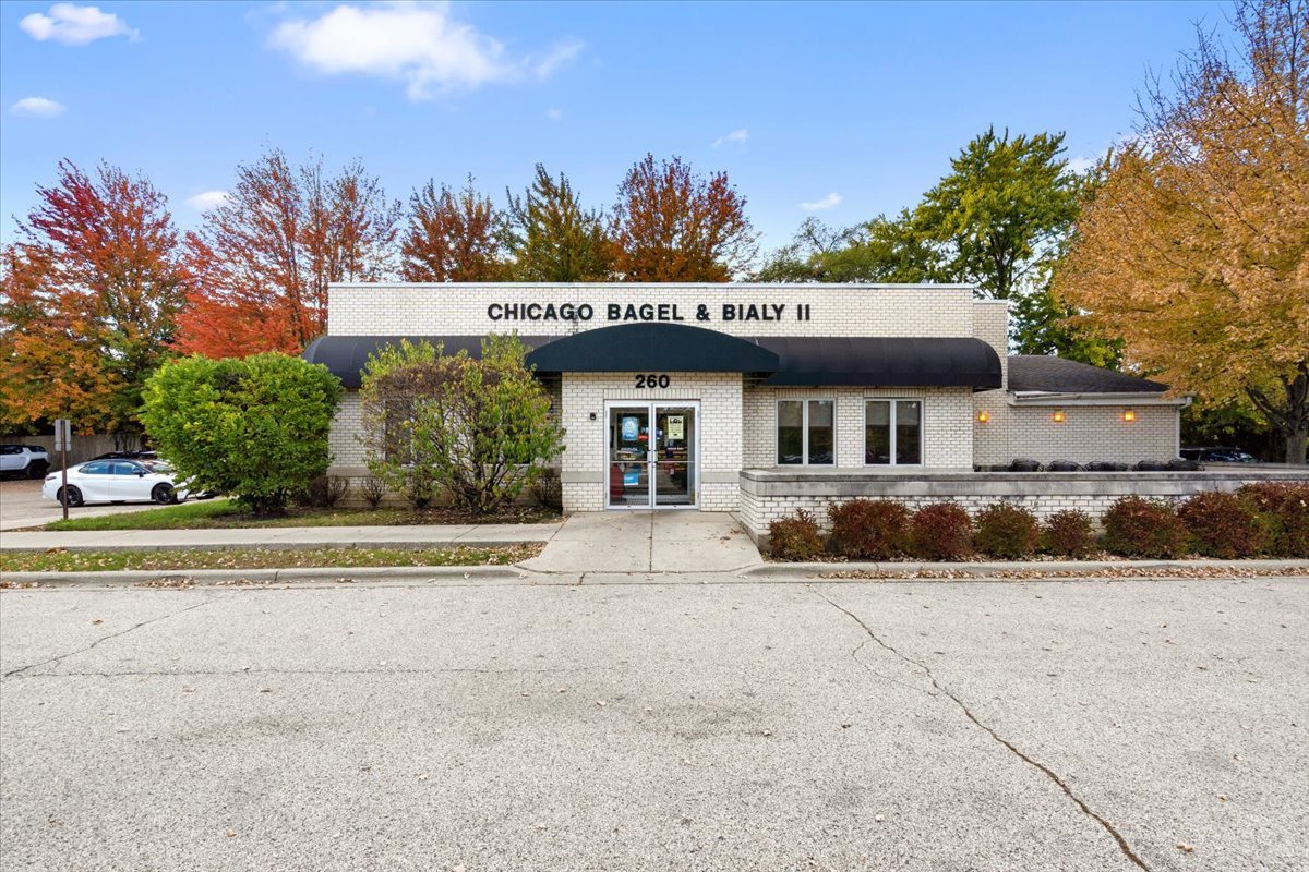 260 S Milwaukee Avenue Property Photo 22
