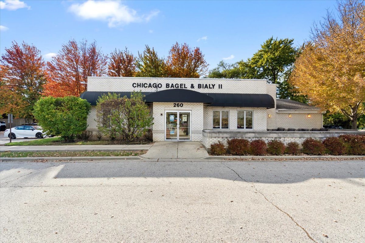 260 S Milwaukee Avenue Property Photo 23