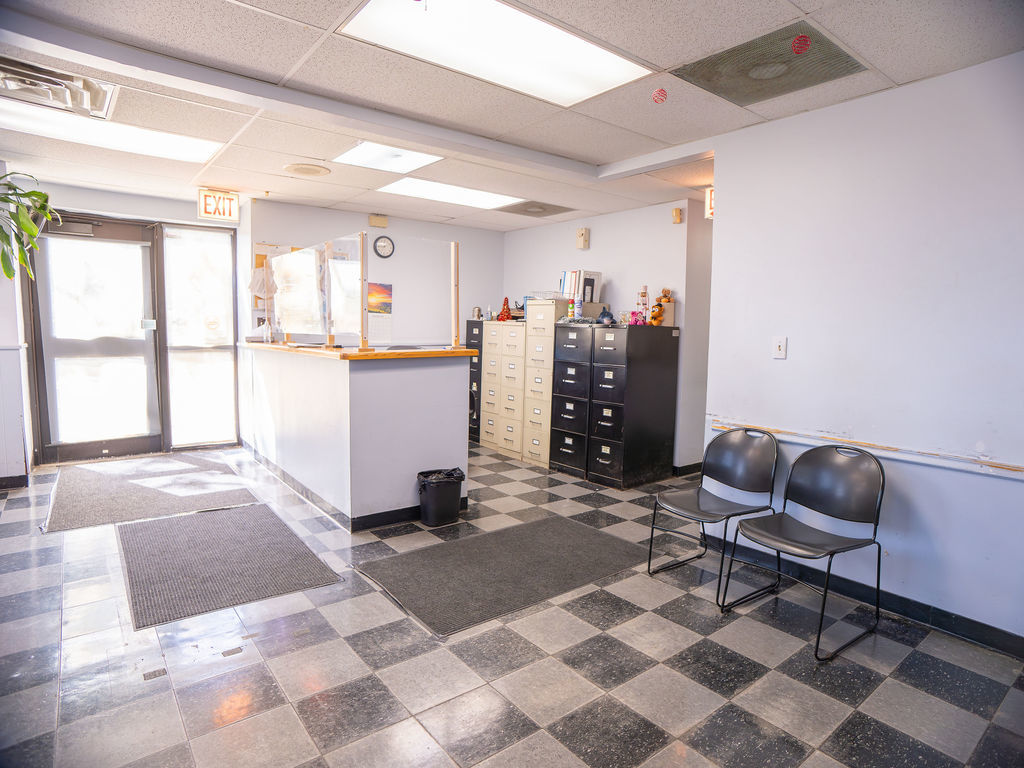 5710 N Broadway Street Property Photo 7