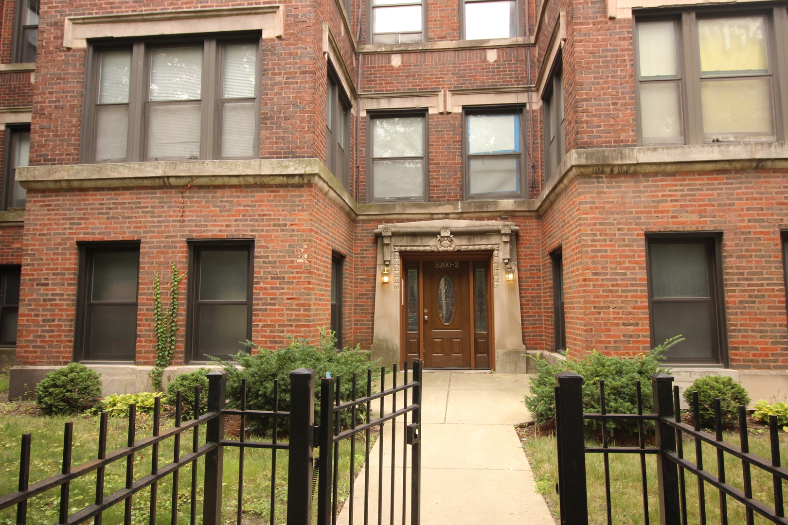 5200 S Woodlawn Avenue Property Photo 3