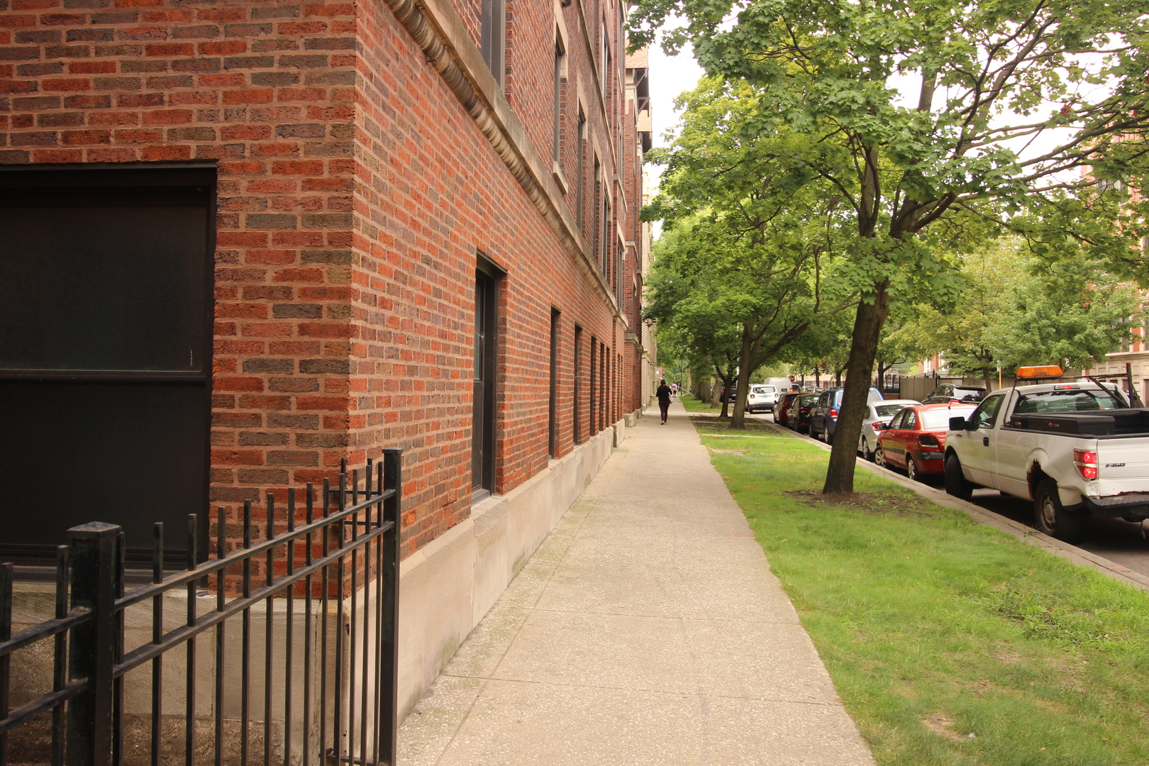 5200 S Woodlawn Avenue Property Photo 4