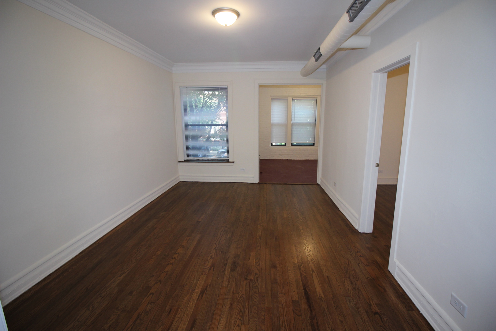 5200 S Woodlawn Avenue Property Photo 6
