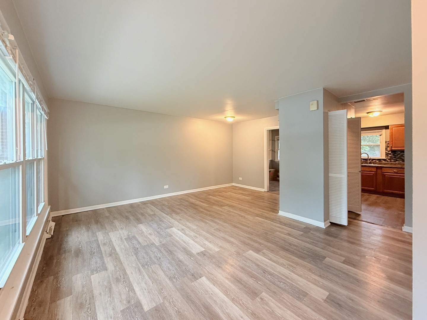 930 Coach Road Property Photo 2