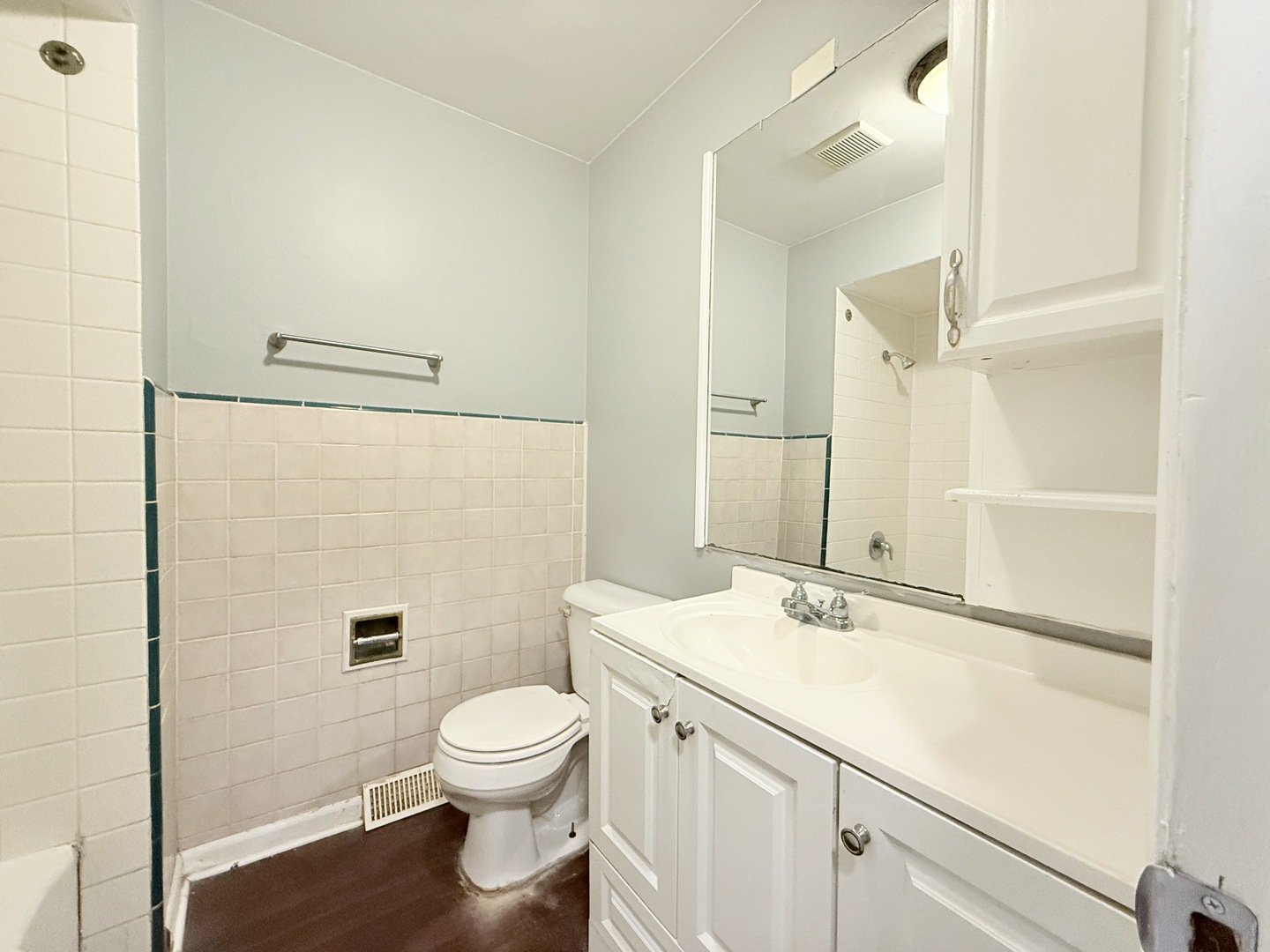 930 Coach Road Property Photo 5