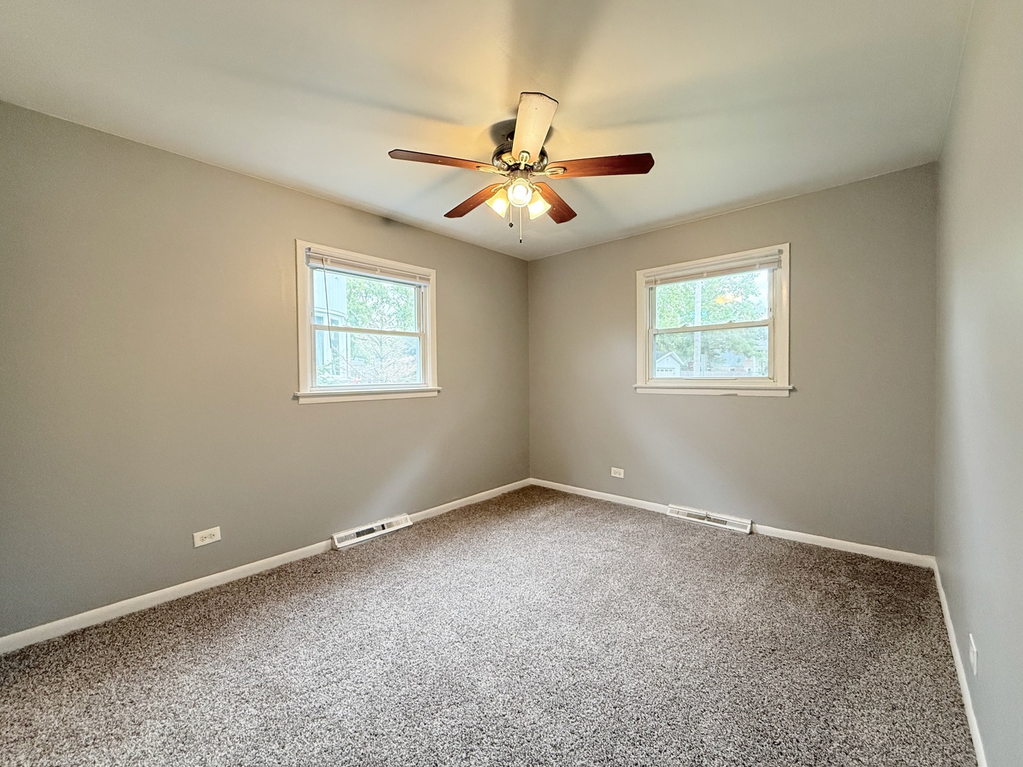 930 Coach Road Property Photo 8