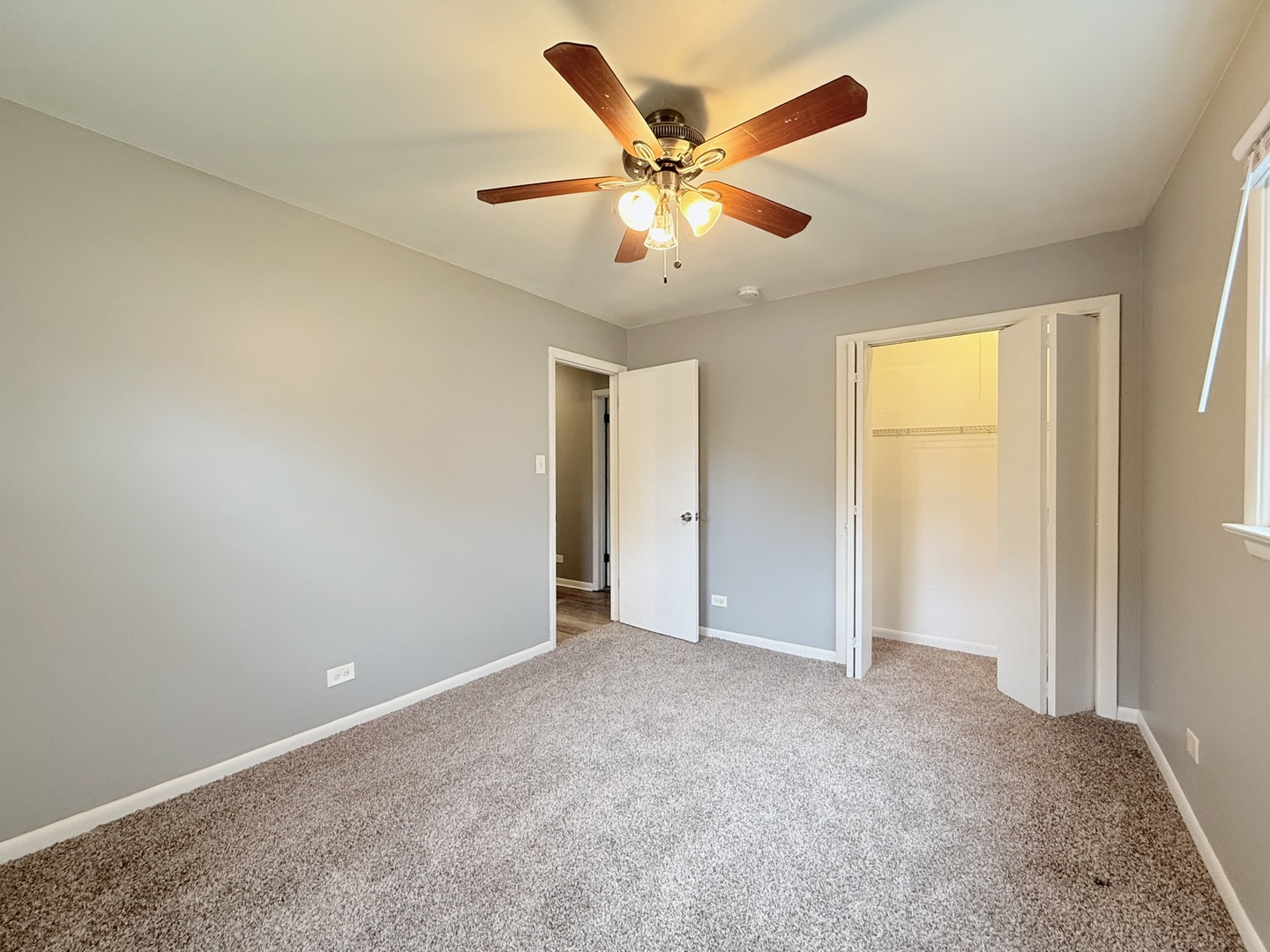 930 Coach Road Property Photo 9