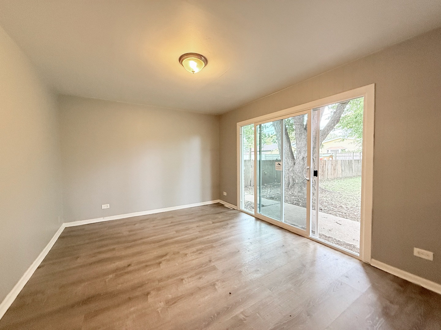 930 Coach Road Property Photo 14
