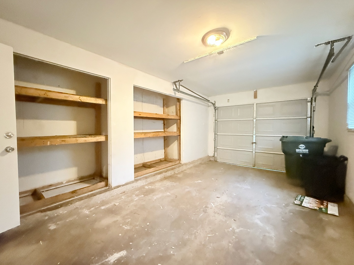 930 Coach Road Property Photo 16