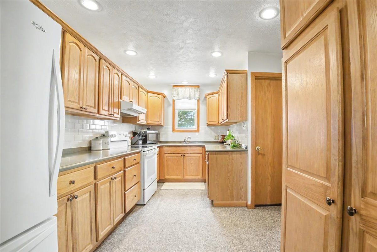 9898 E 1200 North Road Property Photo 11