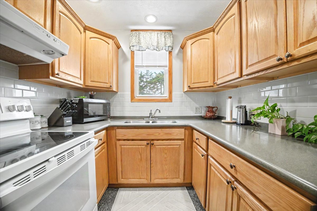 9898 E 1200 North Road Property Photo 13