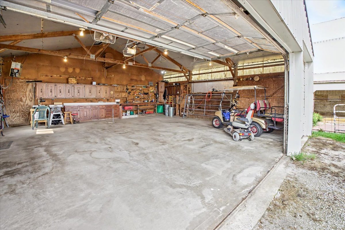 9898 E 1200 North Road Property Photo 39
