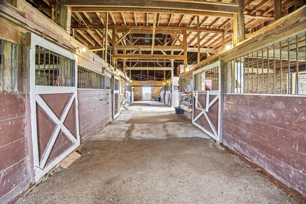 9898 E 1200 North Road Property Photo 41