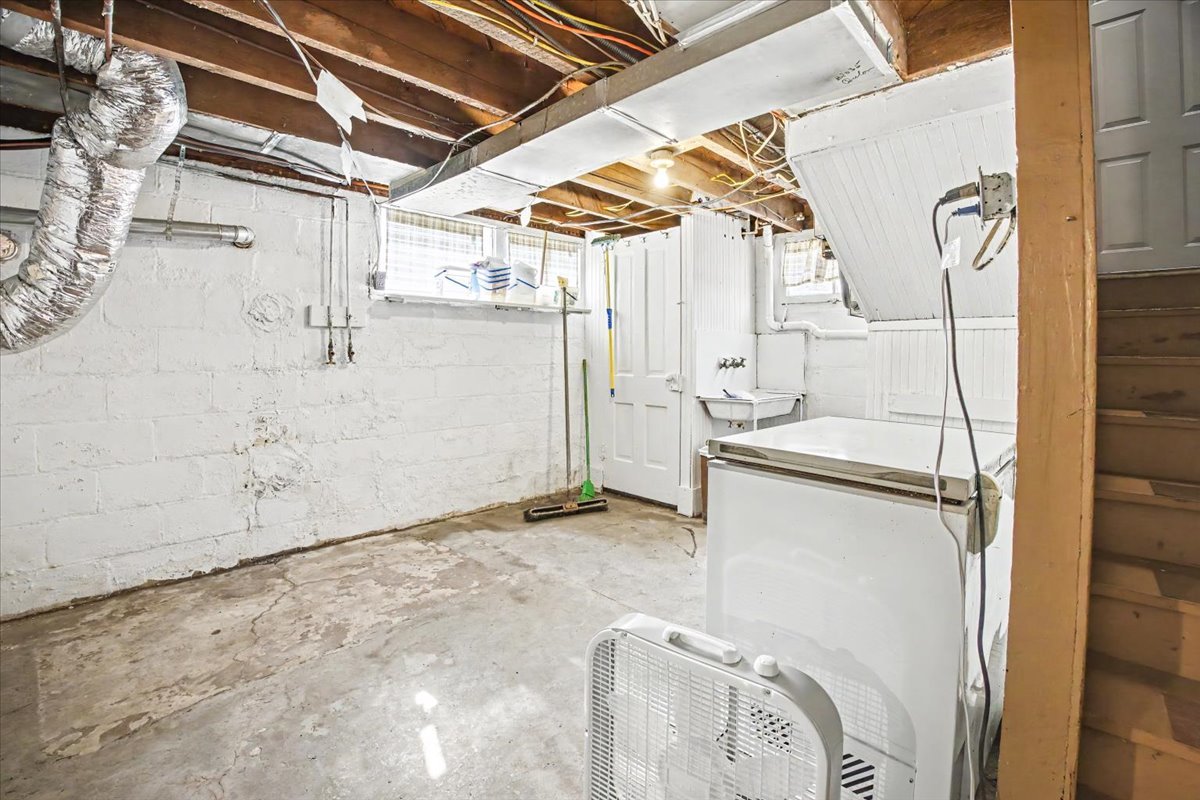 9898 E 1200 North Road Property Photo 47