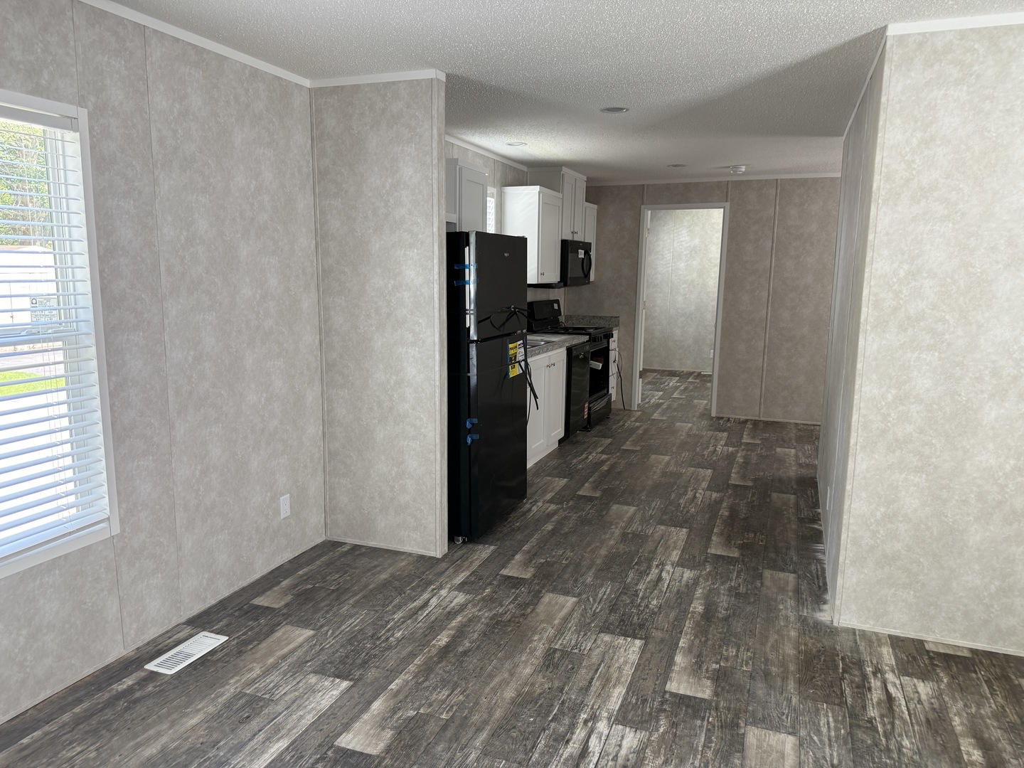 1712 S Dixie Highway 213 Property Photo 6