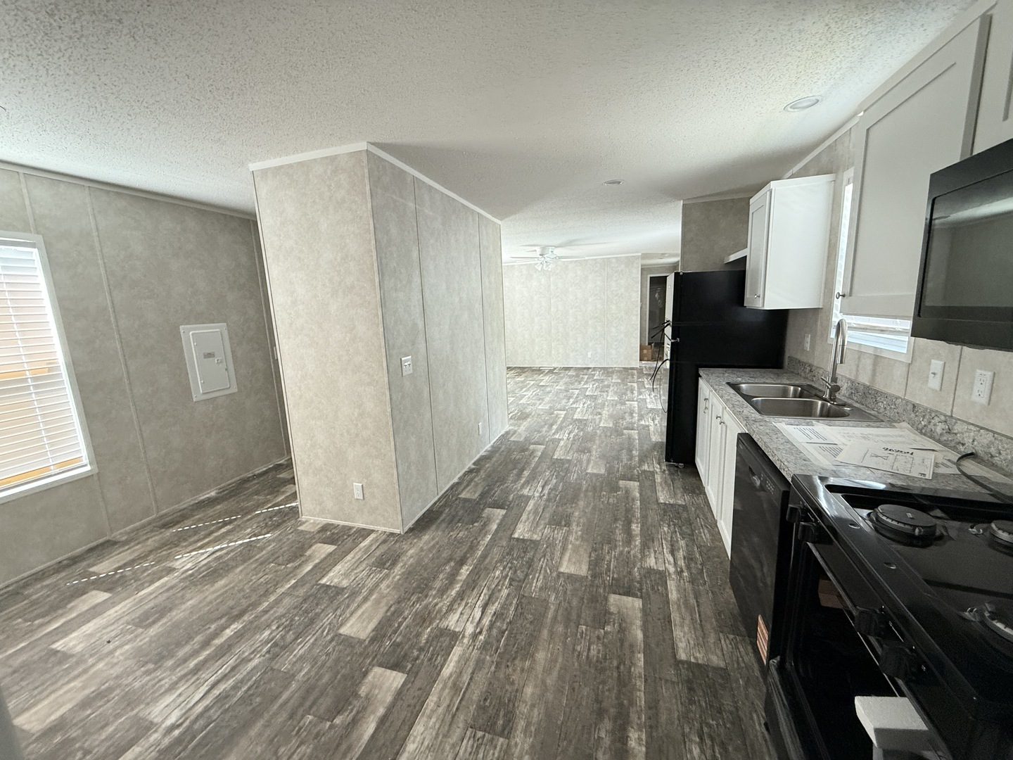 1712 S Dixie Highway 213 Property Photo 8