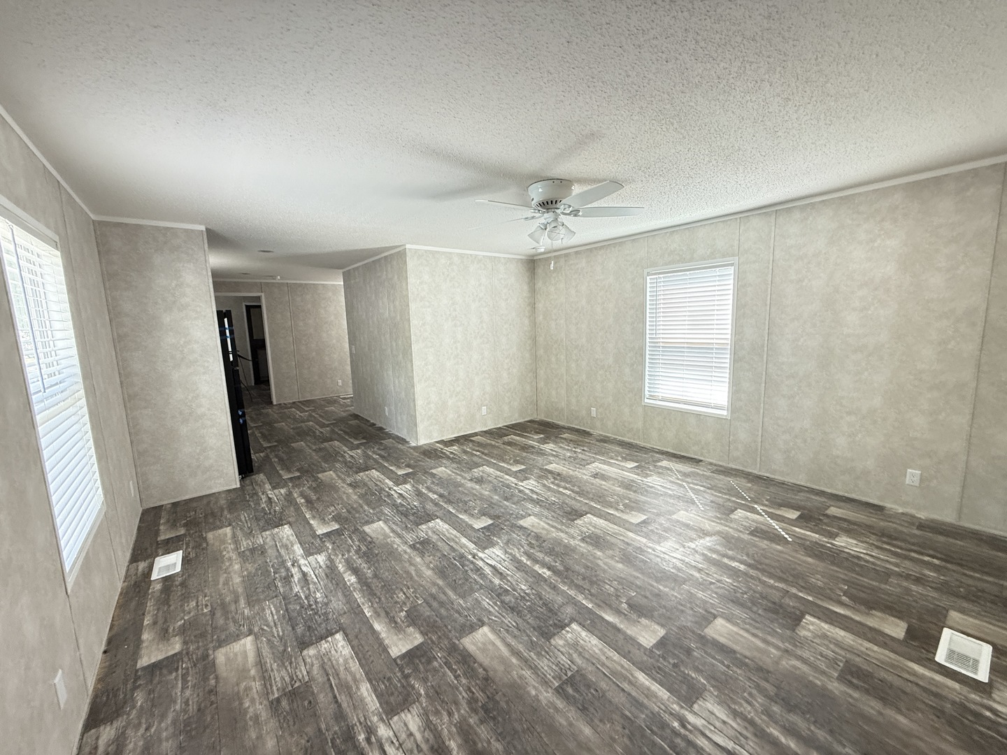 1712 S Dixie Highway 213 Property Photo 10