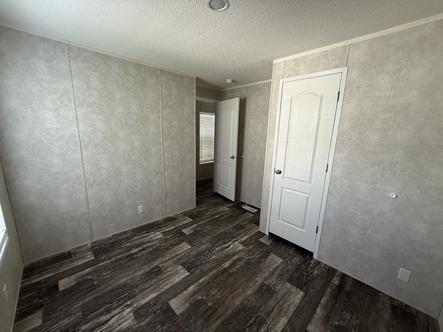 1712 S Dixie Highway 213 Property Photo 11