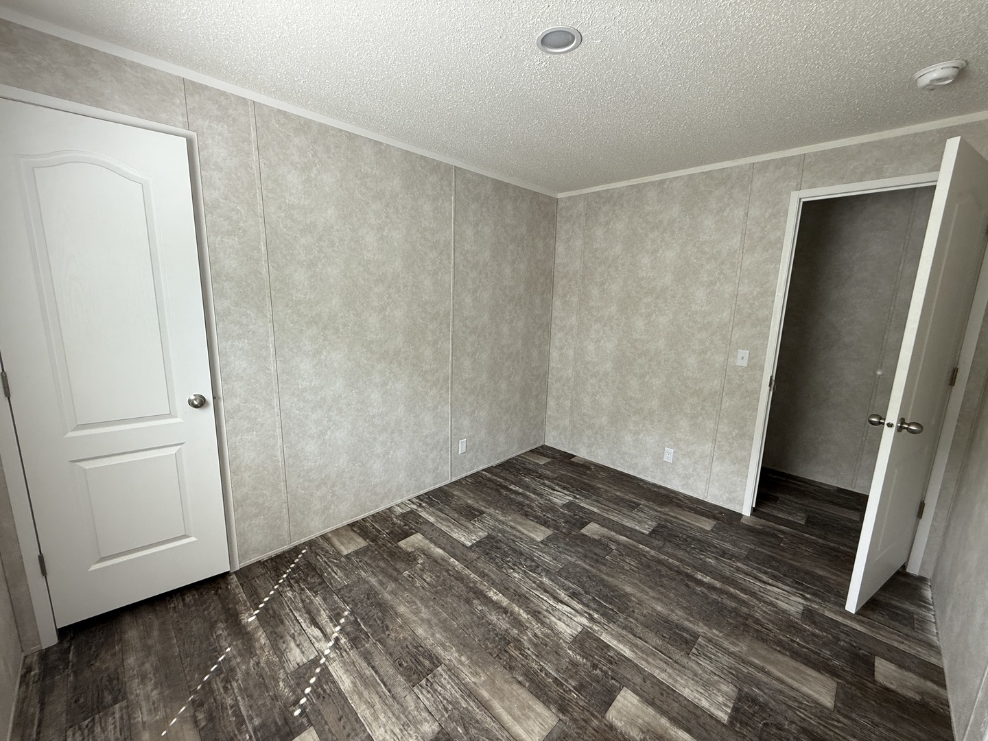 1712 S Dixie Highway 213 Property Photo 12