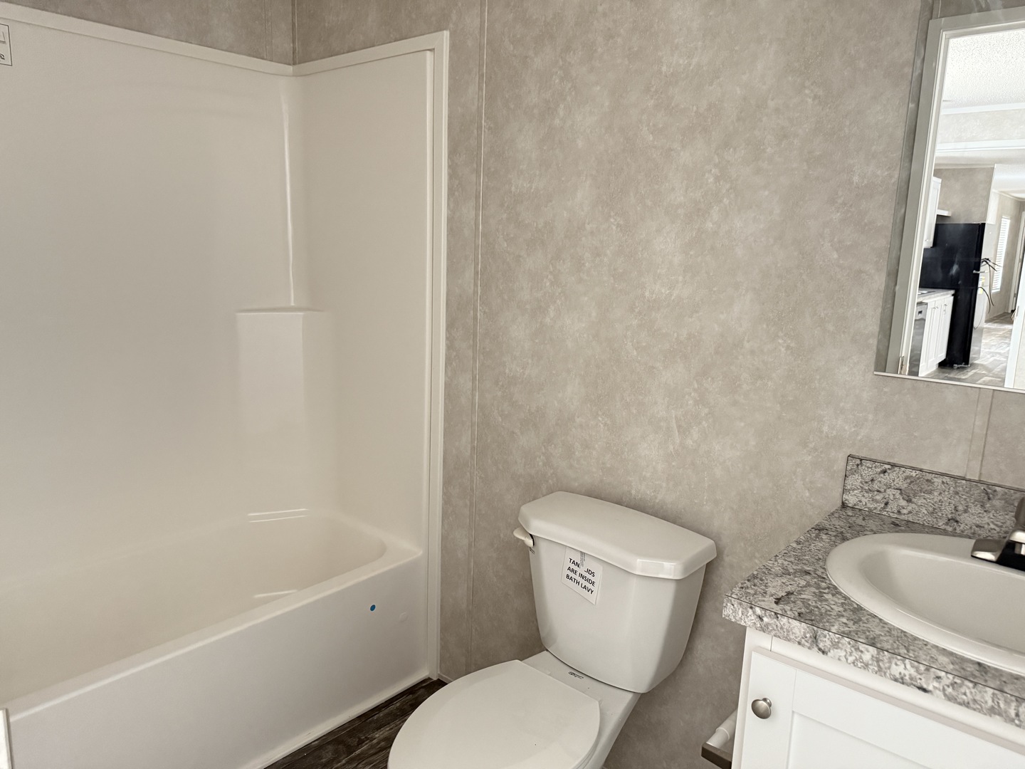 1712 S Dixie Highway 213 Property Photo 13