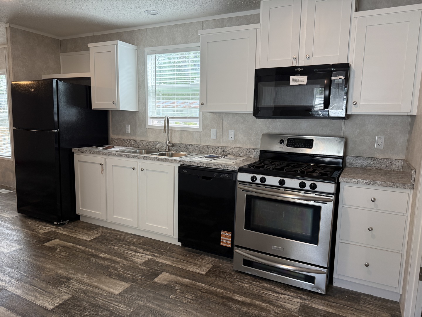 1712 S Dixie Highway 213 Property Photo 13