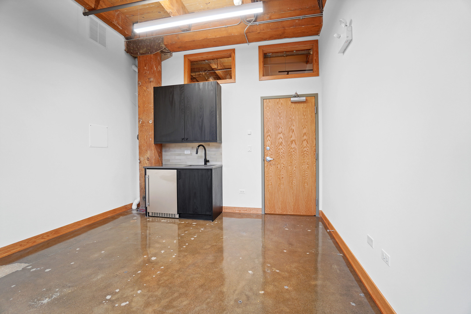 1806 W Cuyler Avenue 102 Property Photo 3