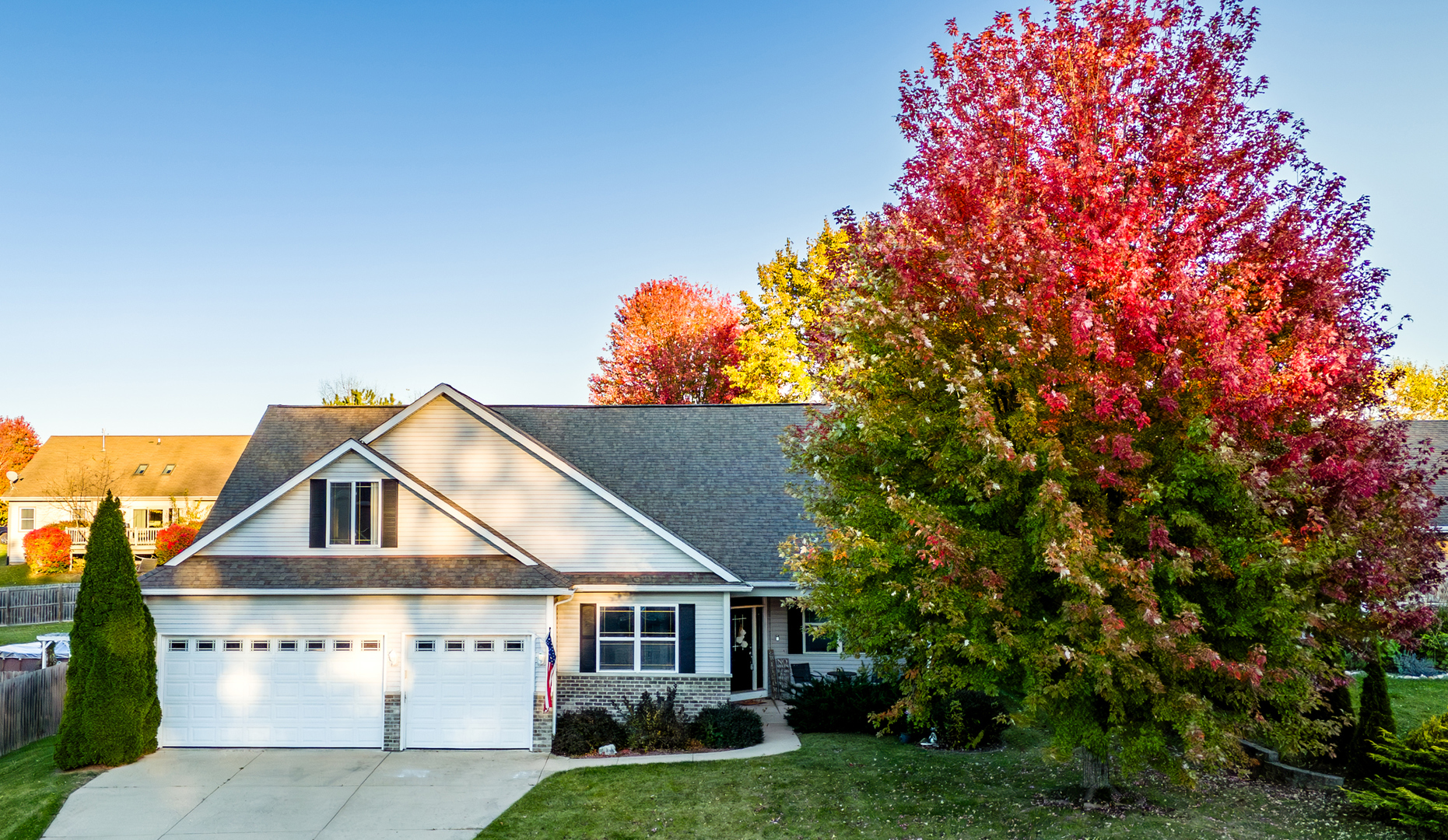 2044 Matthew Avenue Property Photo 1