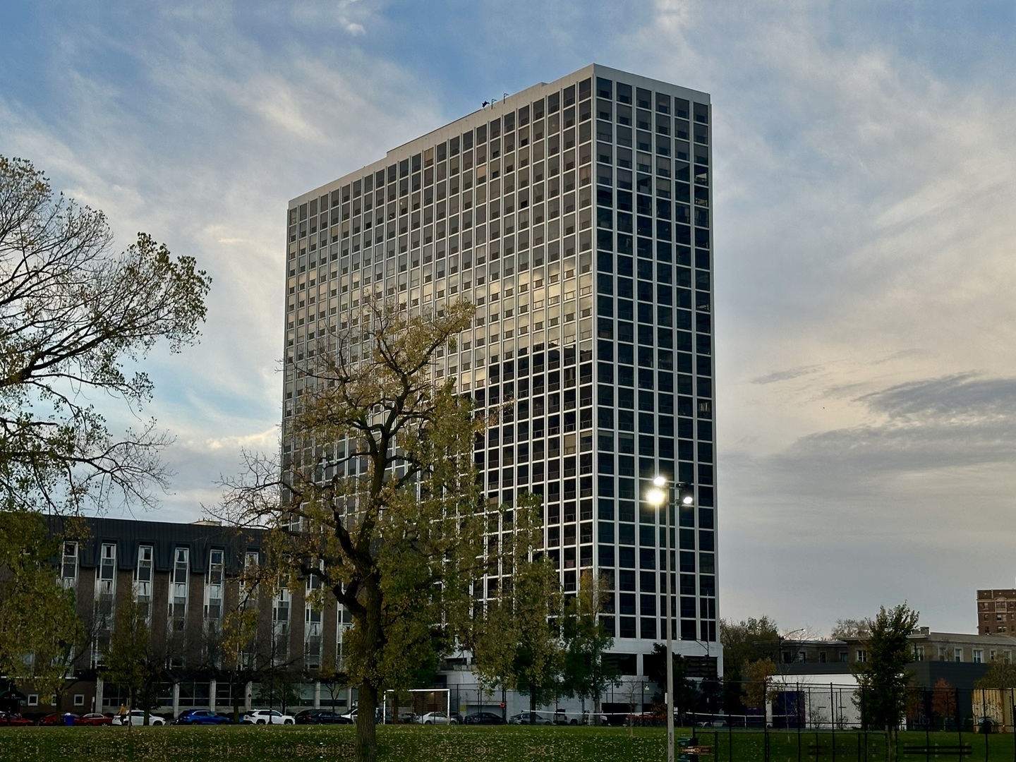 4343 N Clarendon Avenue 2613 Property Photo 1