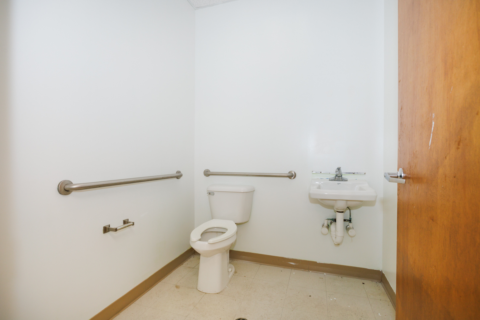 616 Raab Road A Property Photo 14