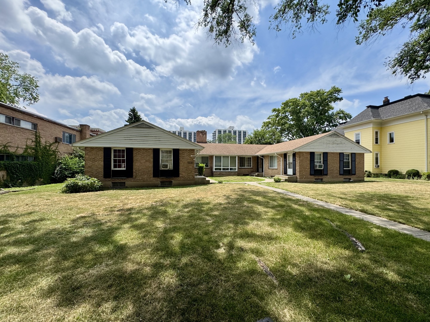 518 W Wesley St Street 518 Property Photo 1