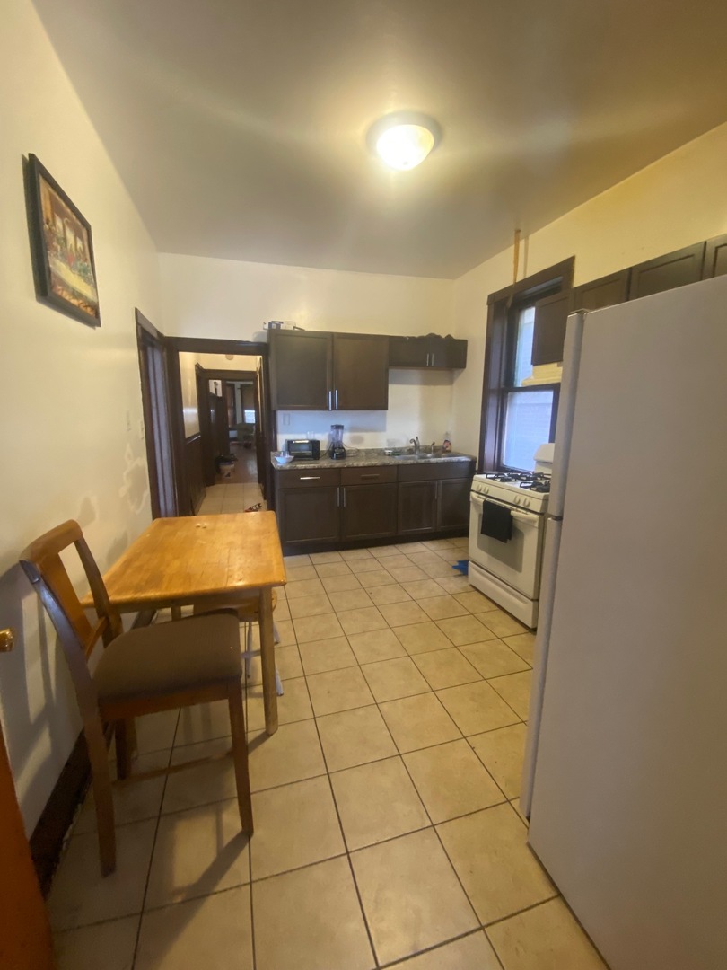 3903 W Monroe Street Property Photo 4