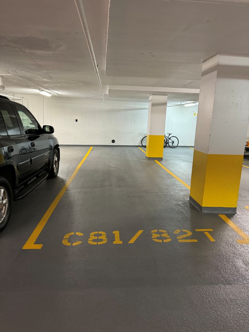 405 N Wabash Ave Property Photo 1