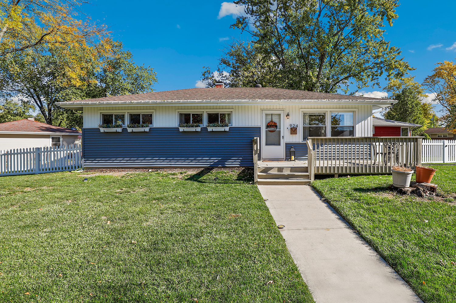 924 W Crestview Court