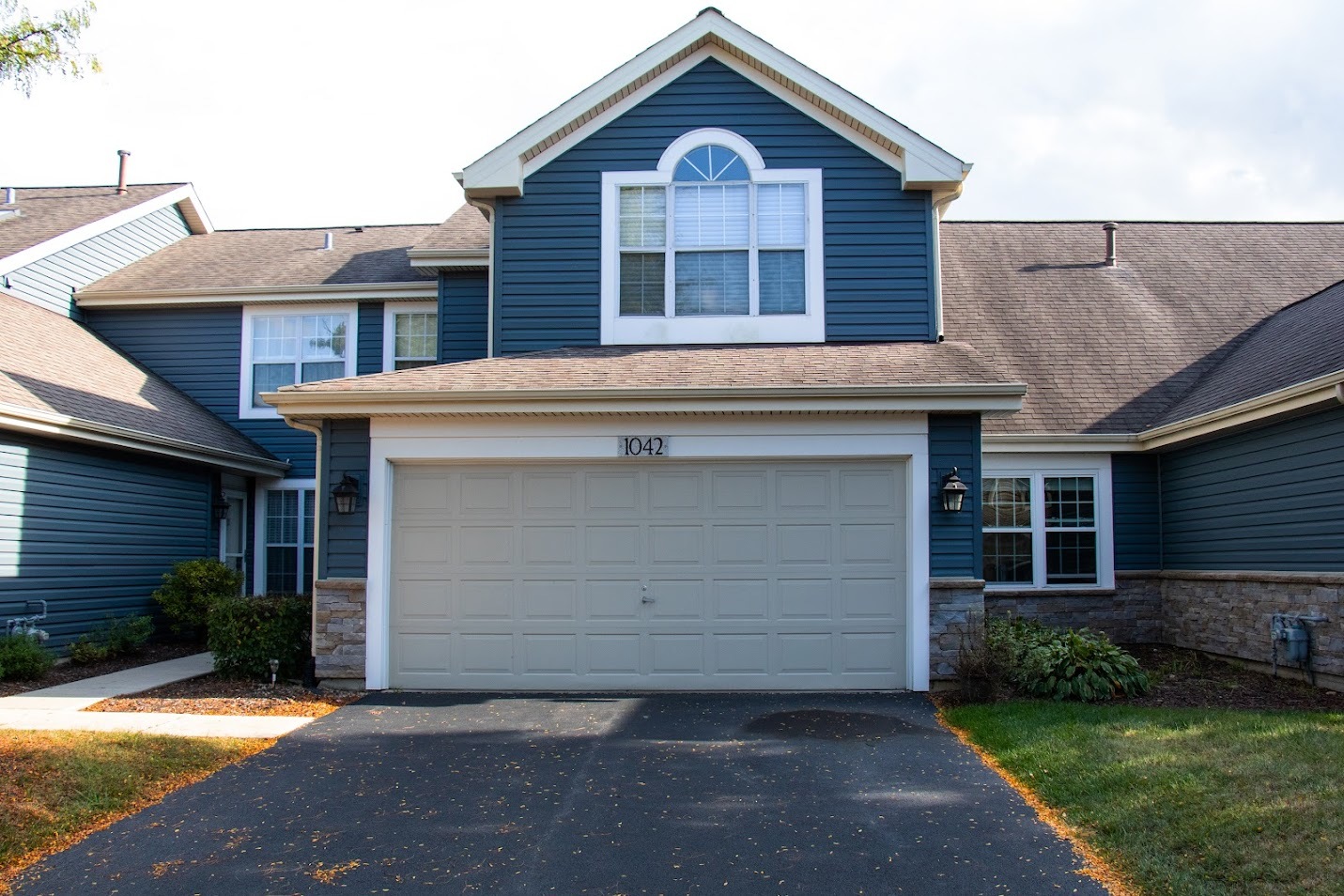 1042 Ridgefield Circle 1042 Property Photo 1