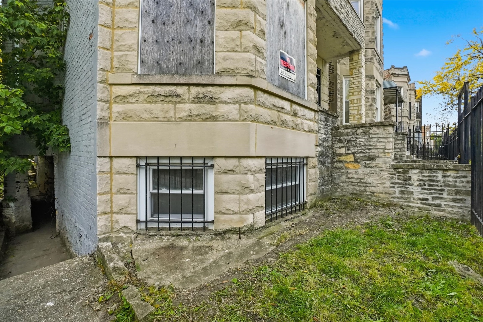 3109 W Lexington Street Property Photo 4