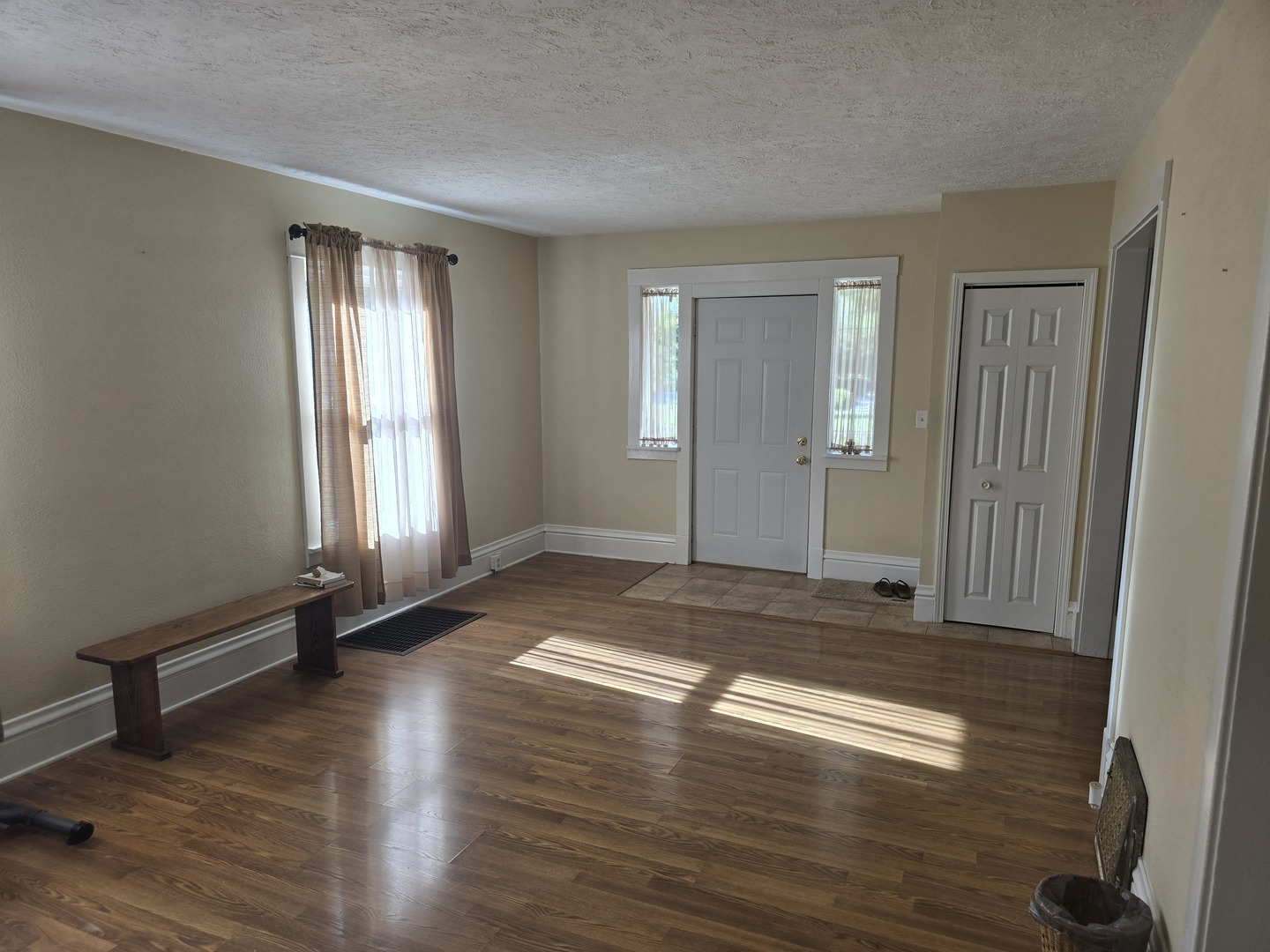 807 Apple Street Property Photo 5