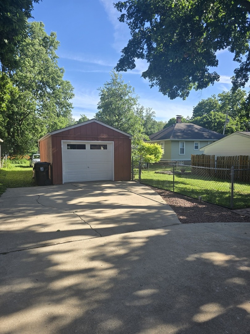 807 Apple Street Property Photo 16