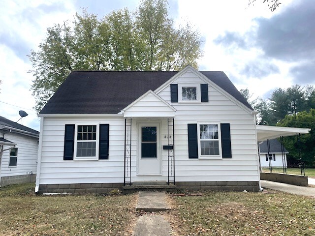 813 E Washington Street Property Photo 1