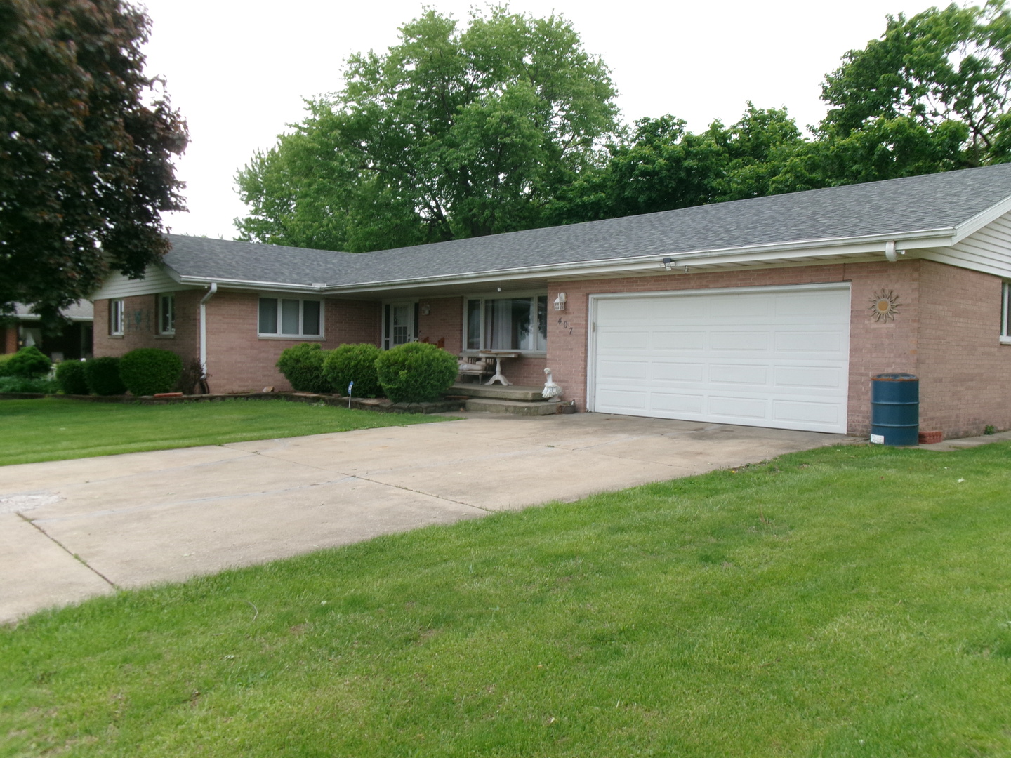 407 E Pine Street Property Photo 1