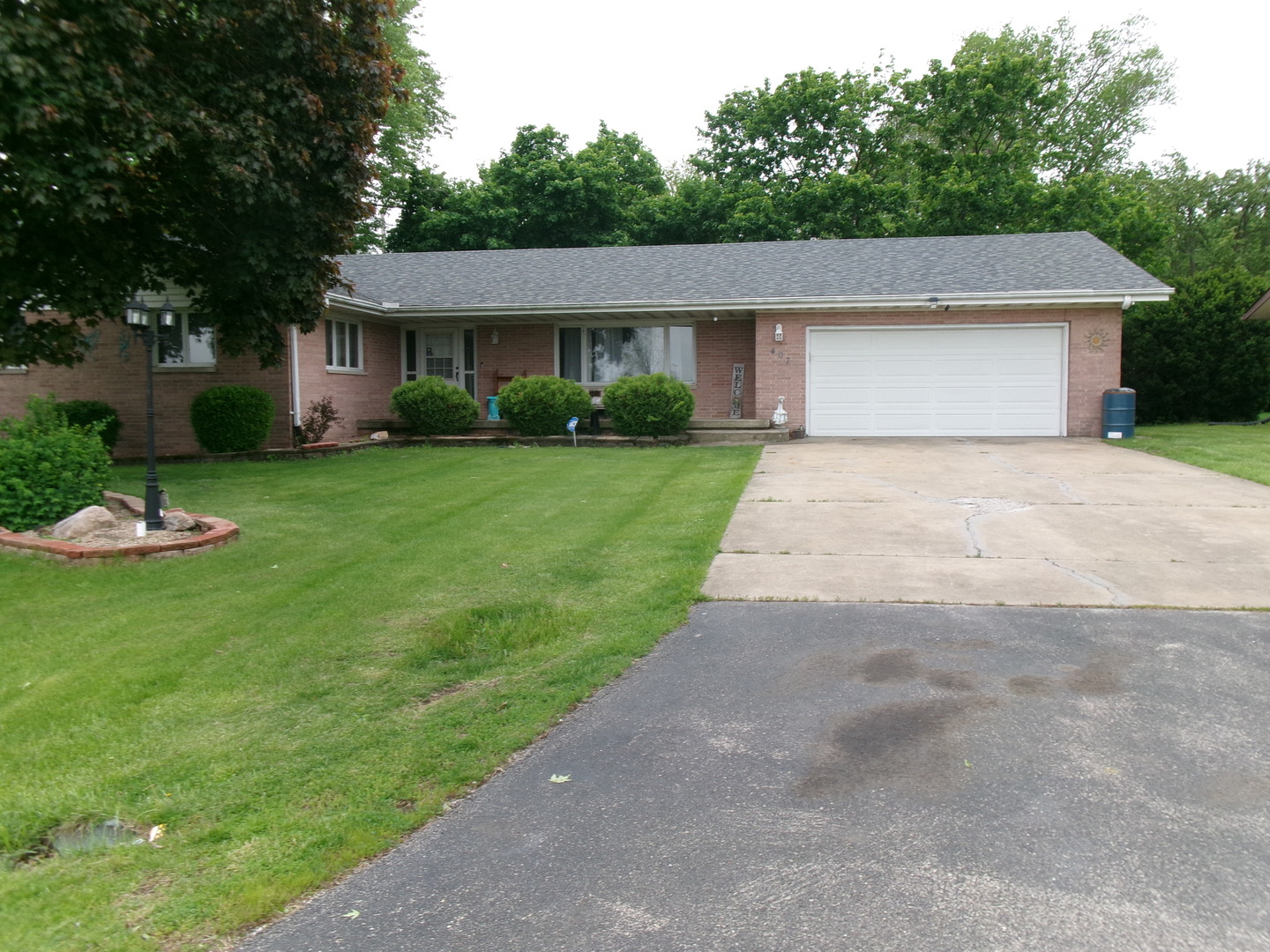 407 E Pine Street Property Photo 3