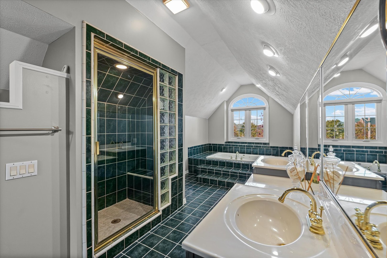 1 Windsong Way Property Photo 36